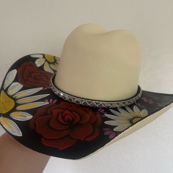 Artisanal cowboy hat with rhinestone hat band main image 5